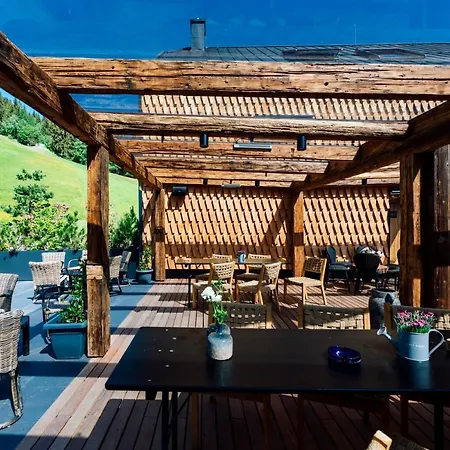 Huettendorf Schloegelberger *